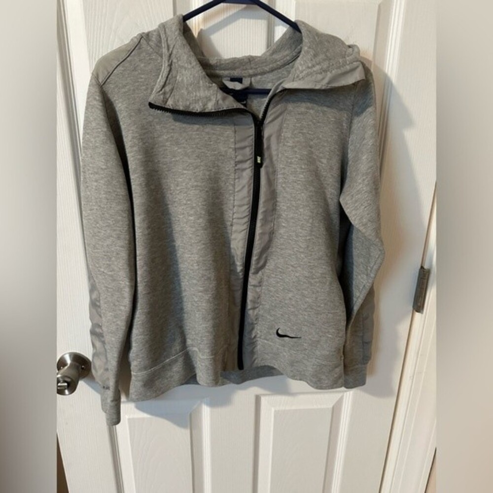 Nike Women’s zip up hoodie Advance Fleece - Large 683753-063